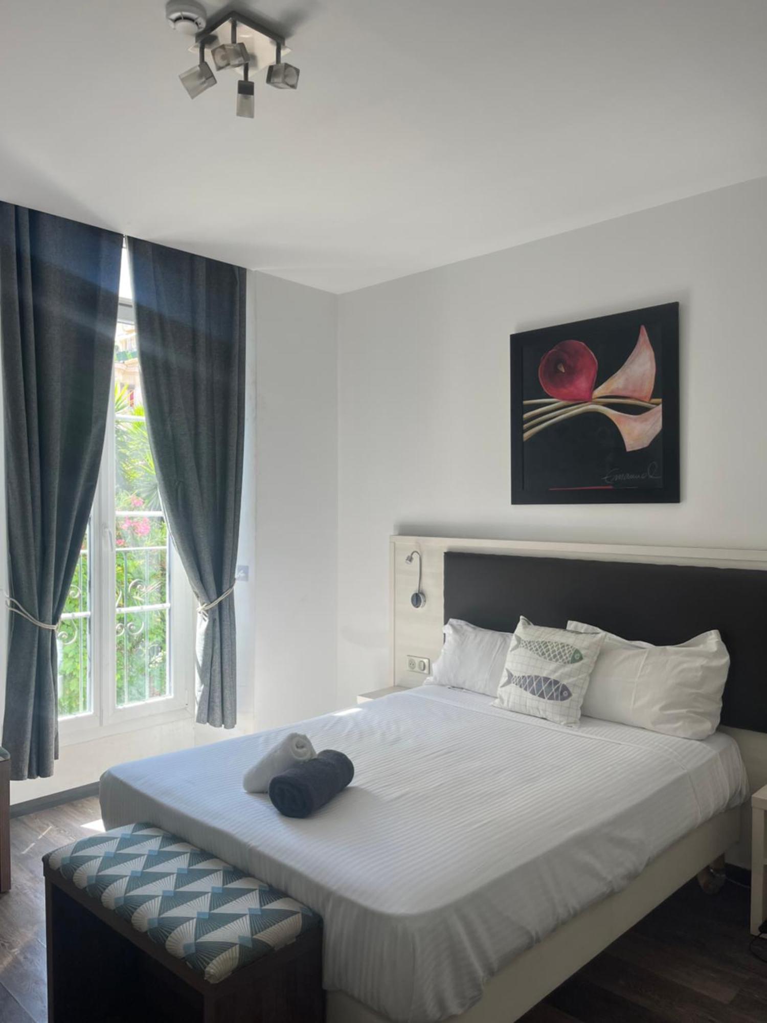Hotel Flots D'Azur Promenade Des Anglais Niza Habitación foto